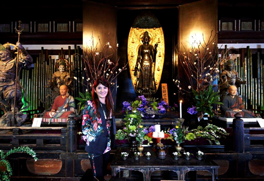 奈良 薬師寺の伝統行事 修二会花会式 にムーンダストも参加しています サントリーフラワーズ 花とおしゃべりブログ